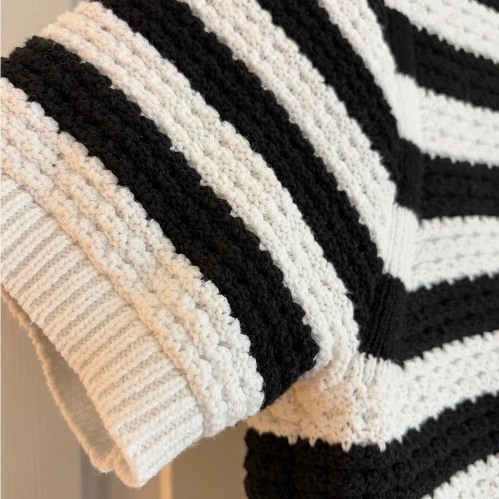 Striped Knit Cardigan Black White with Gold Buttons Size M - Picture 5 of 11